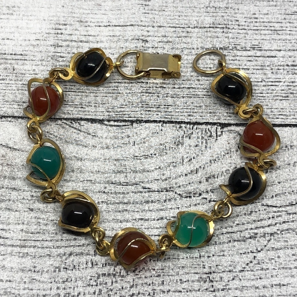 𝅺Vintage colorful glass bead bracelet caged gemstone look costume jewelry.